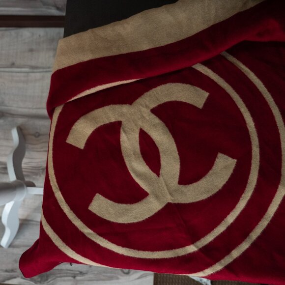 Chanel cashmere/ wool Red and cream scarf - Picture 5 of 5